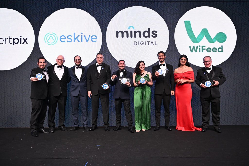CEO do WiFeed, Bruno Guimarães, recebe premiação Top 100 Open Startups 2024