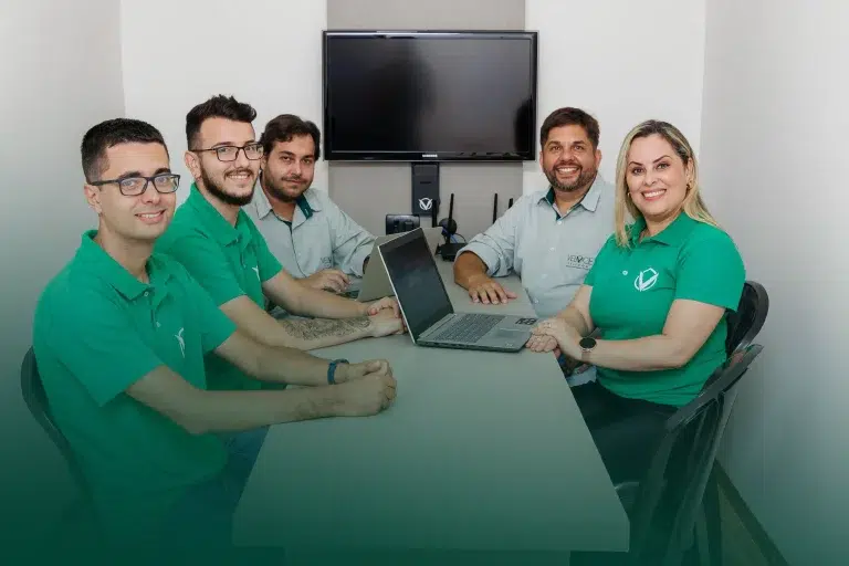 Equipe Veloce Telecom cliente WiFeed