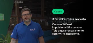 Homem falando em frente ao restaurante Conectado e explica como a Tely aumentou o engajamento dos clientes com Wi-Fi gratuito.